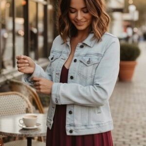 🩵🩵 NWOT Evereve The Ever Denim Jacket Medium 🩵🩵